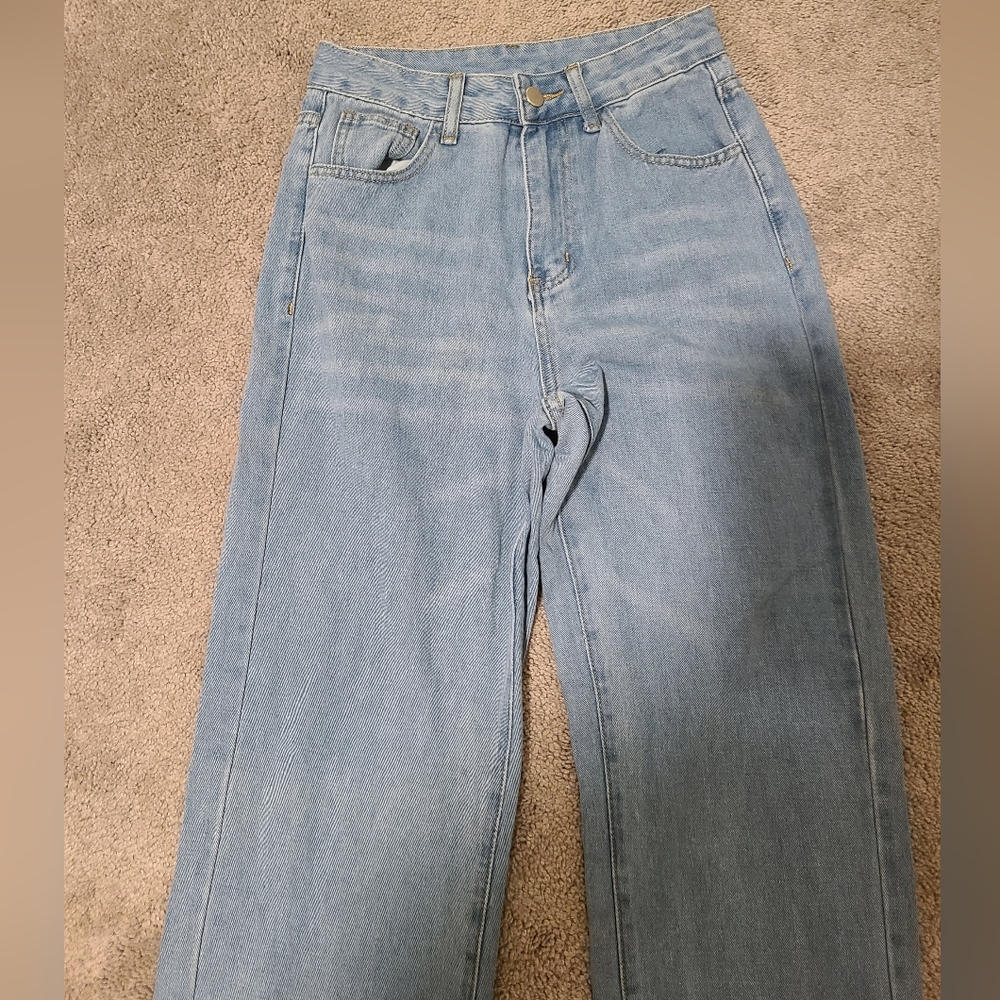 High Rise Mom Jeans - Picture 4 of 6